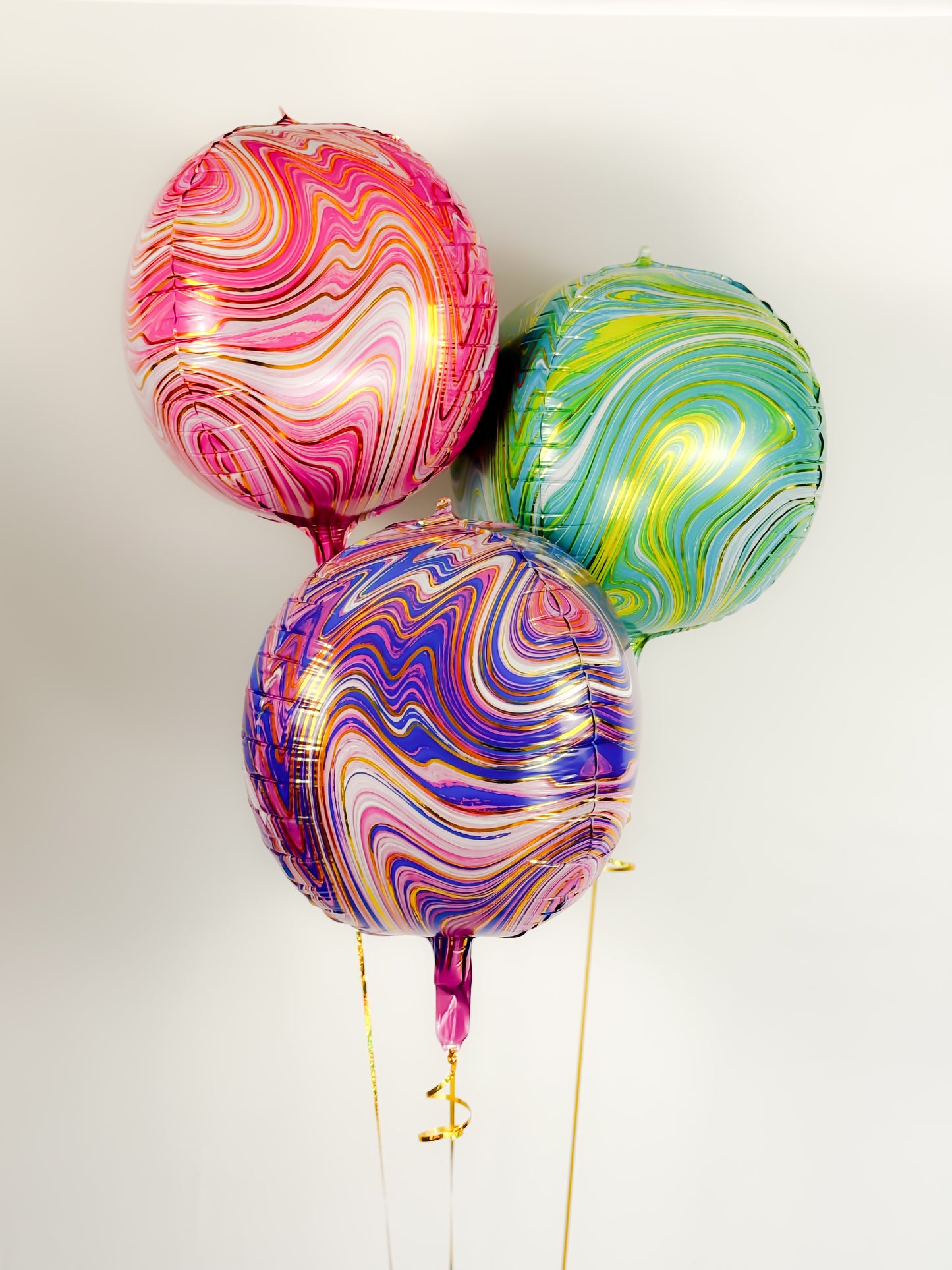 Holographic Marble Balloon